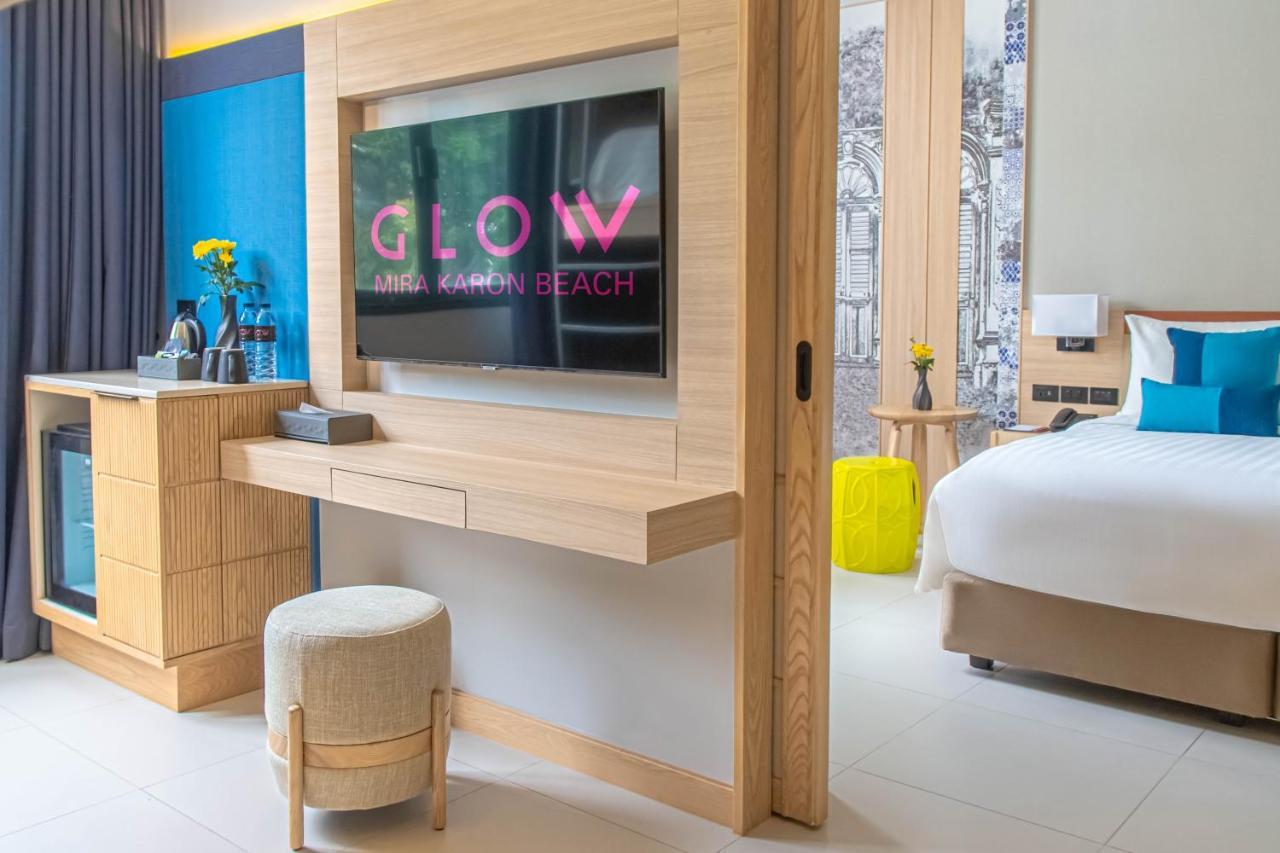 Glow Mira Karon Beach Pantai Kata Bilik gambar